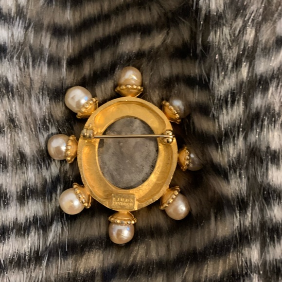 Vintage Linda Levinson Roman Coin Pearl Brooch - Picture 7 of 10